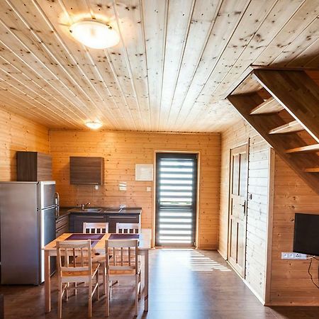 Atlanta Domki I Apartamenty Устроне-Морске Экстерьер фото